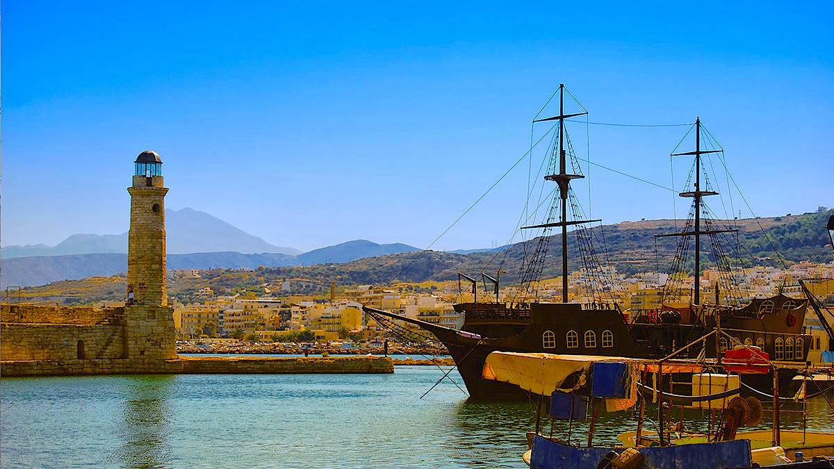 Rethymnon tour: between East and West