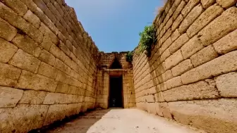 Mycenae: In the Bath with Clytemnestra