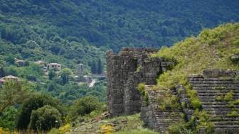 Dodona: in the Shade of the Sacred Oak Tree