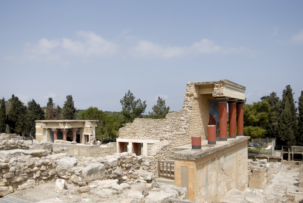 the history of Knossos palace 