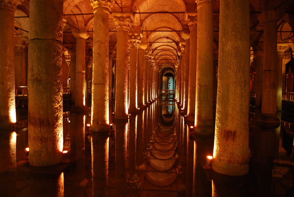 visit Cisterna Basilica in Istanbul