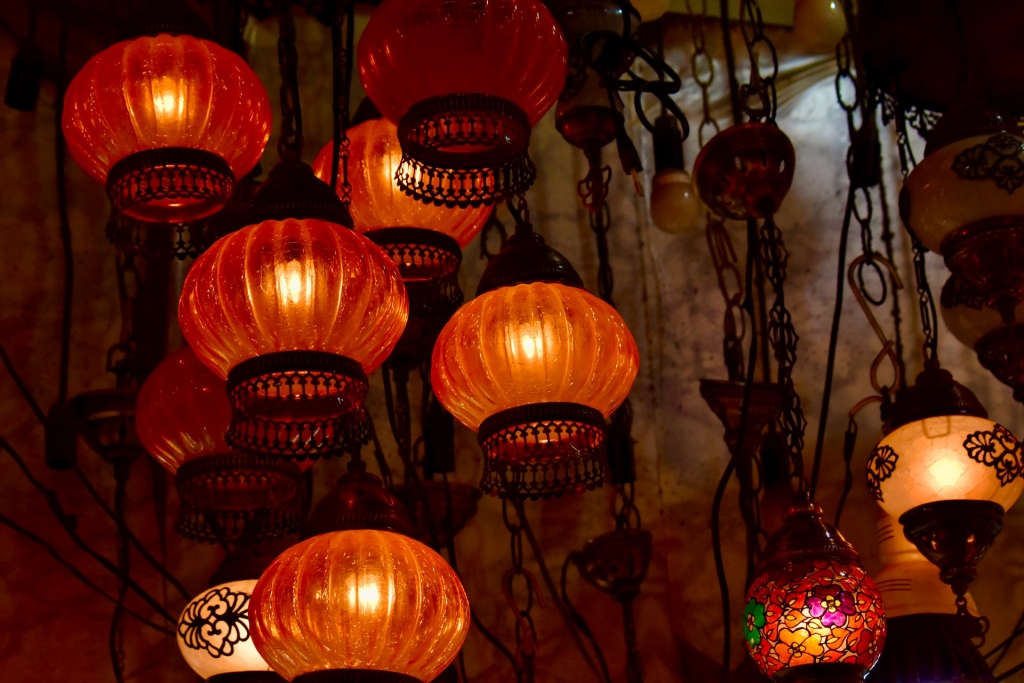lanterns at the grand bazaar in Istanbul 
