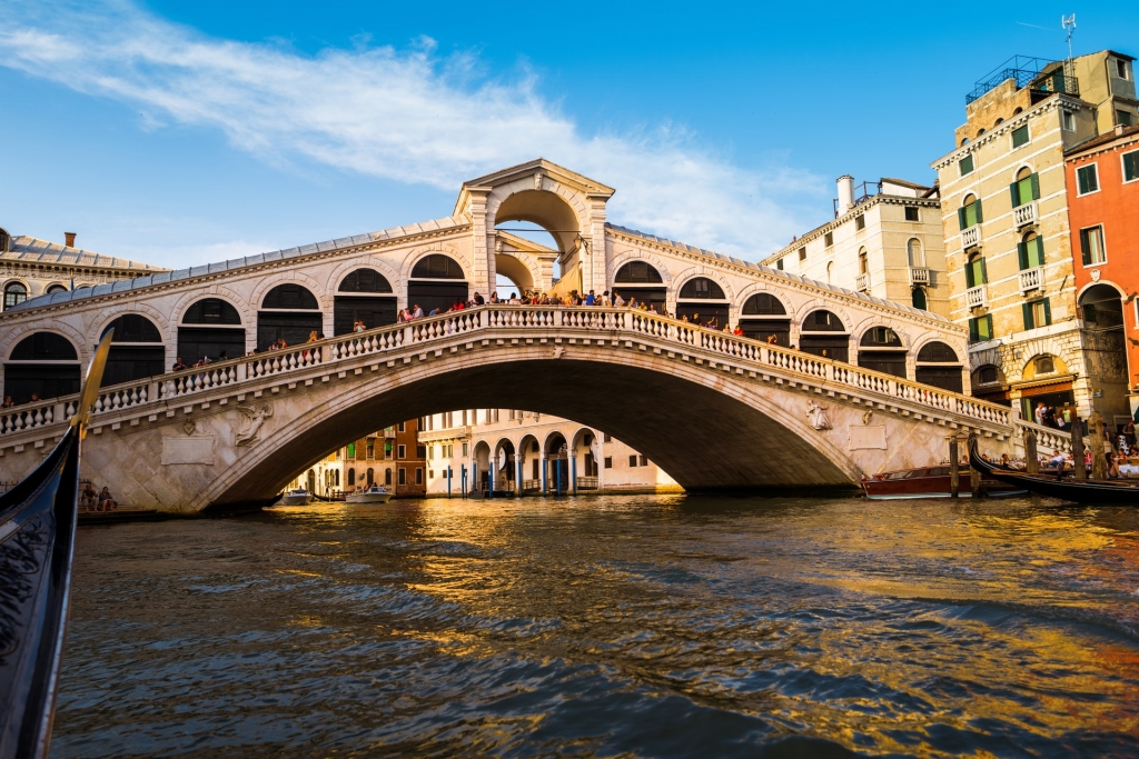 The Rialto bridge in Venice