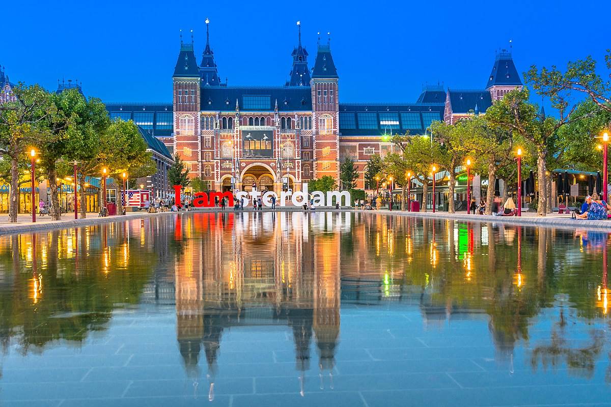 Amsterdam City Tour: History in the canals
