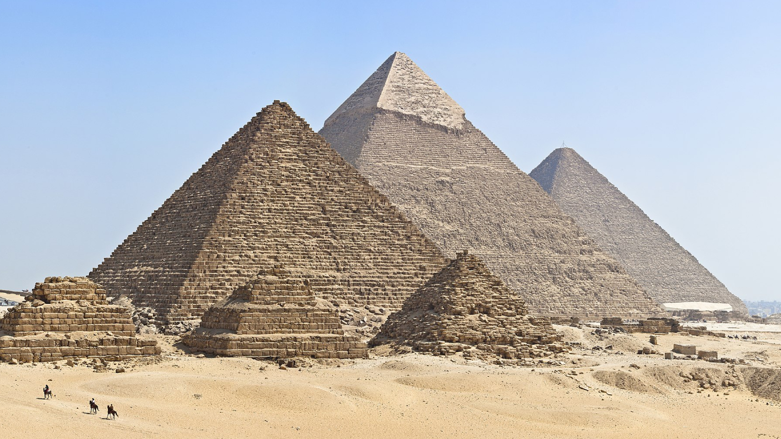 Pyramids of Giza: a place to bury gods