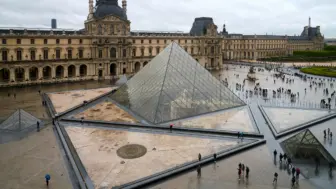 The Louvre: The world's largest museum