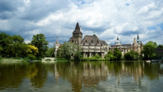 Vajdahunyad Castle: E-ticket with Audio Tour on Your Phone